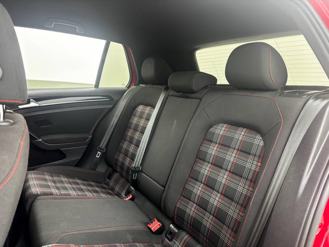 Volkswagen Golf GTI S 6A 4-Door 2017