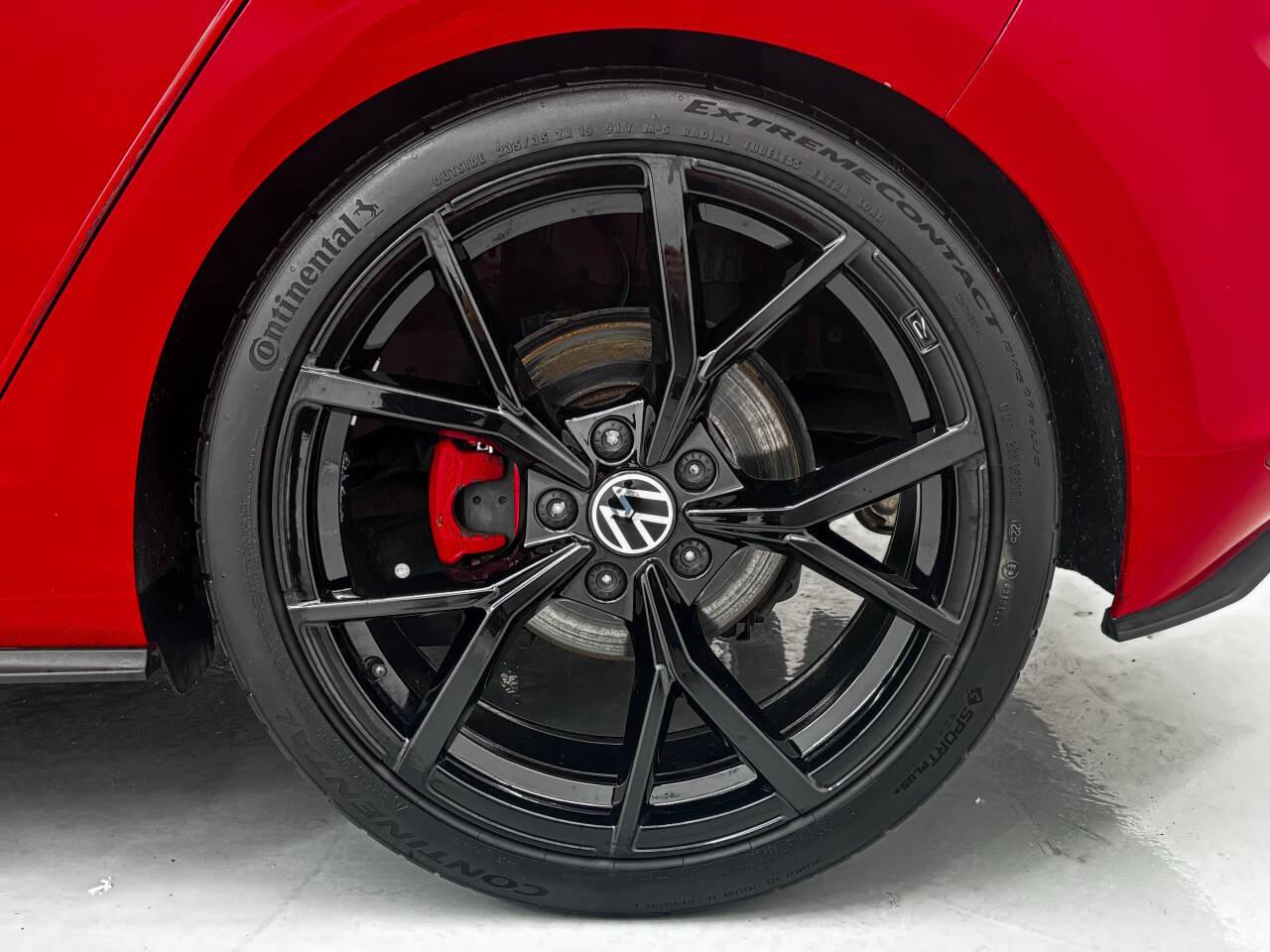 Volkswagen Golf GTI S 6A 4-Door 2017