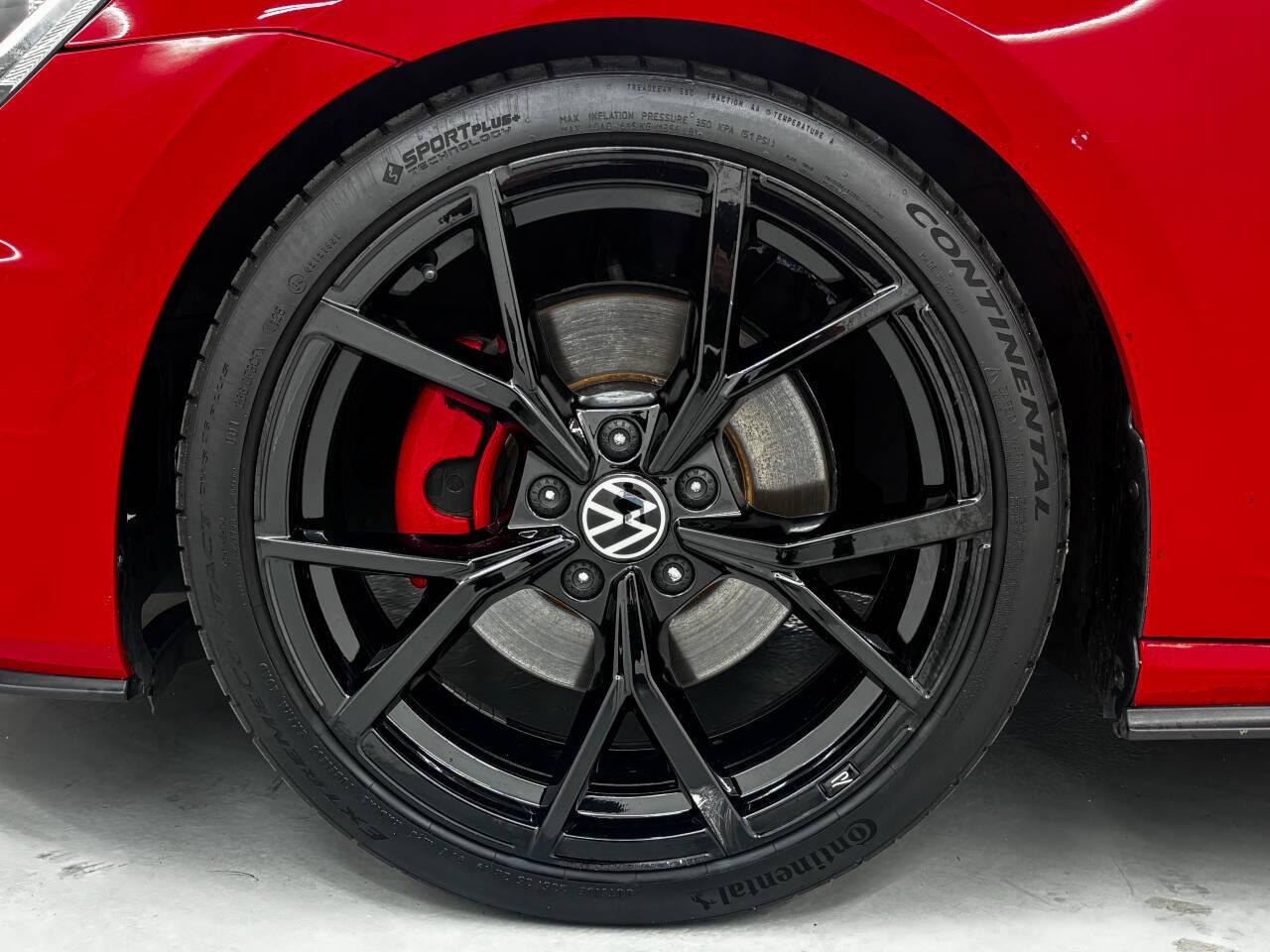 Volkswagen Golf GTI S 6A 4-Door 2017