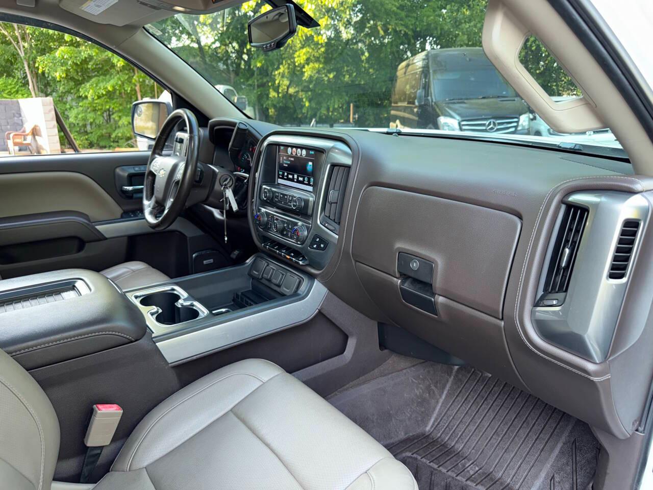 Chevrolet Silverado 1500 LTZ Crew Cab 4WD 2018