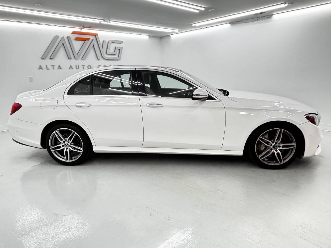 Mercedes-Benz E-Class E300 Luxury 4MATIC Sedan 2018