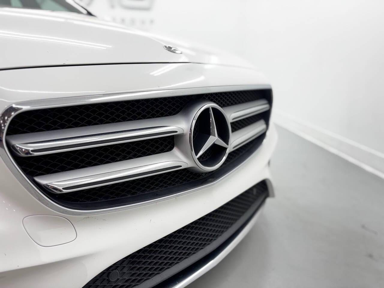 Mercedes-Benz E-Class E300 Luxury 4MATIC Sedan 2018