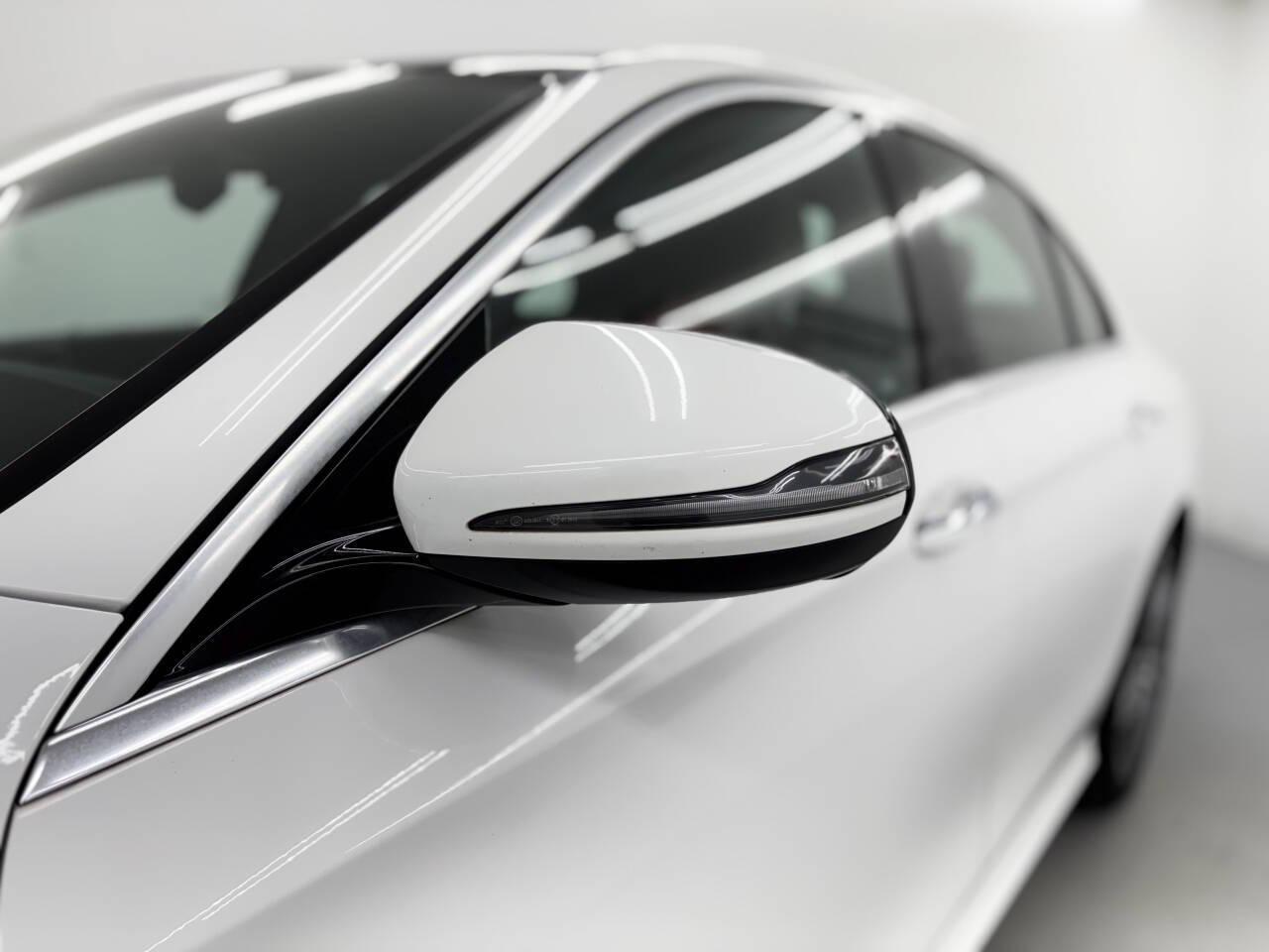 Mercedes-Benz E-Class E300 Luxury 4MATIC Sedan 2018