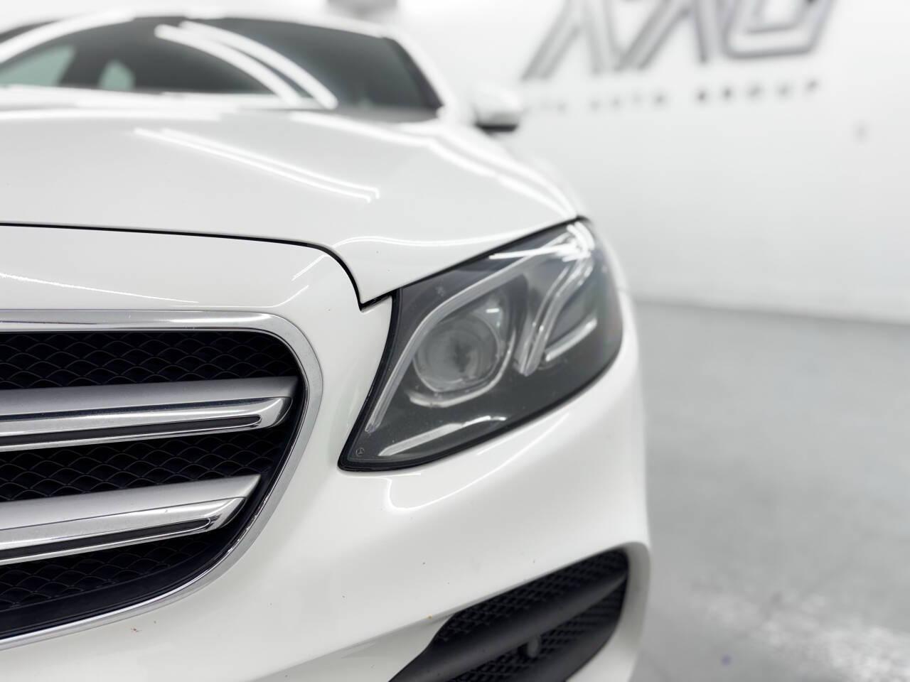 Mercedes-Benz E-Class E300 Luxury 4MATIC Sedan 2018