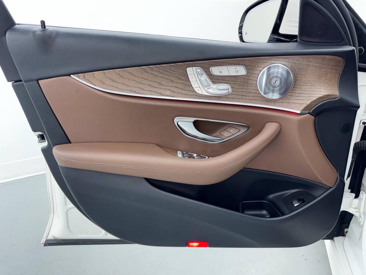 Mercedes-Benz E-Class E300 Luxury 4MATIC Sedan 2018