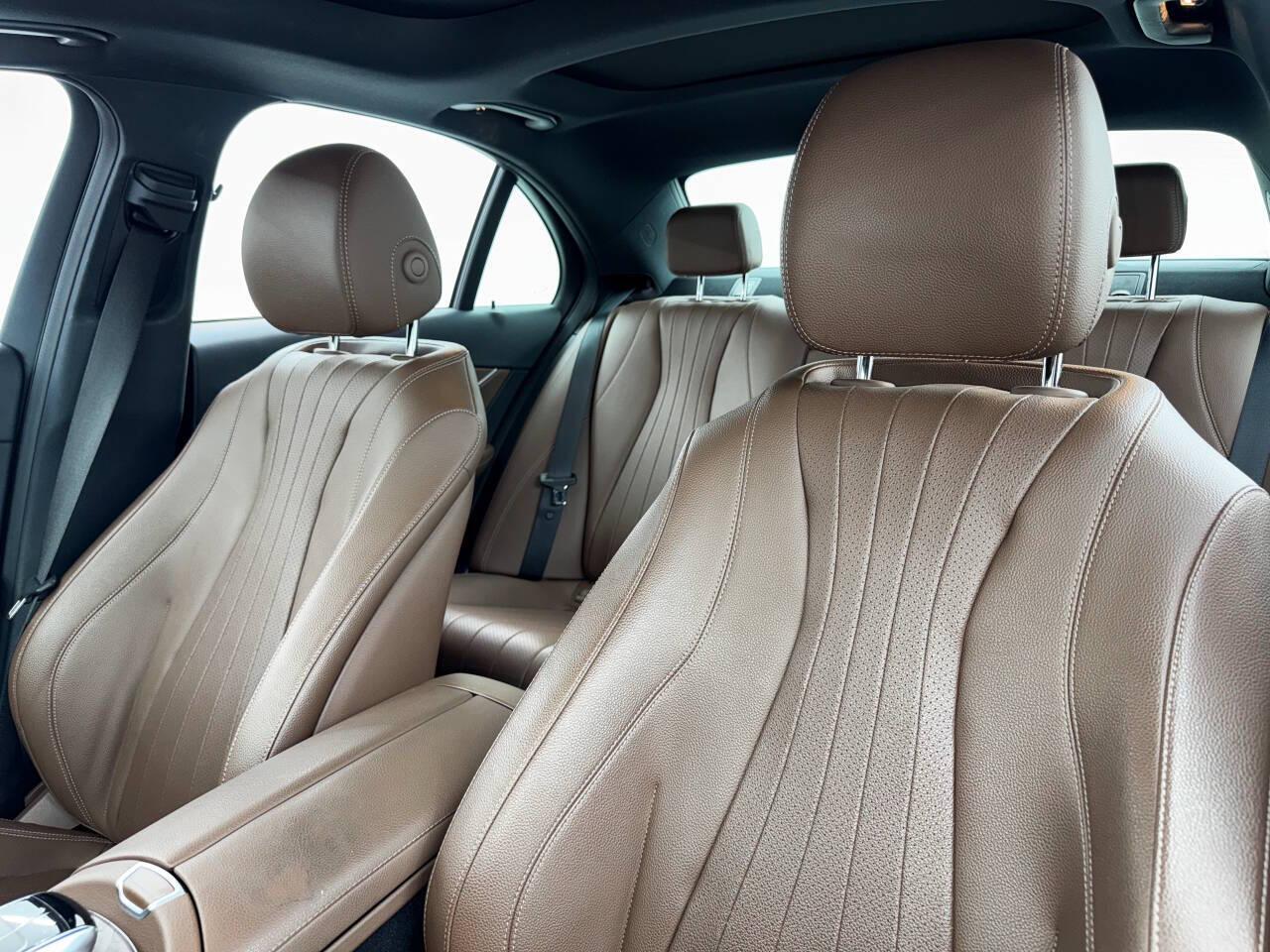 Mercedes-Benz E-Class E300 Luxury 4MATIC Sedan 2018