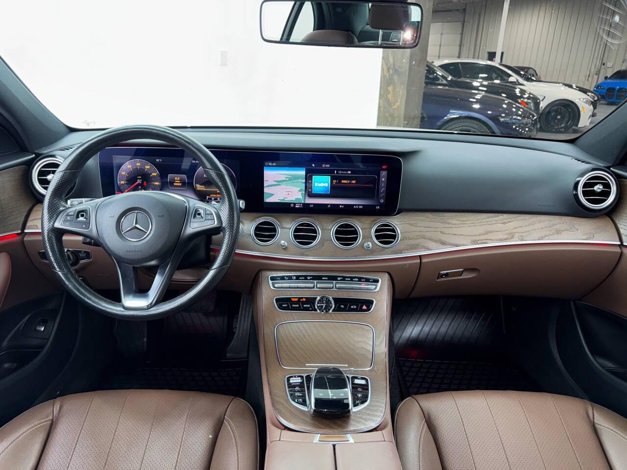 Mercedes-Benz E-Class E300 Luxury 4MATIC Sedan 2018