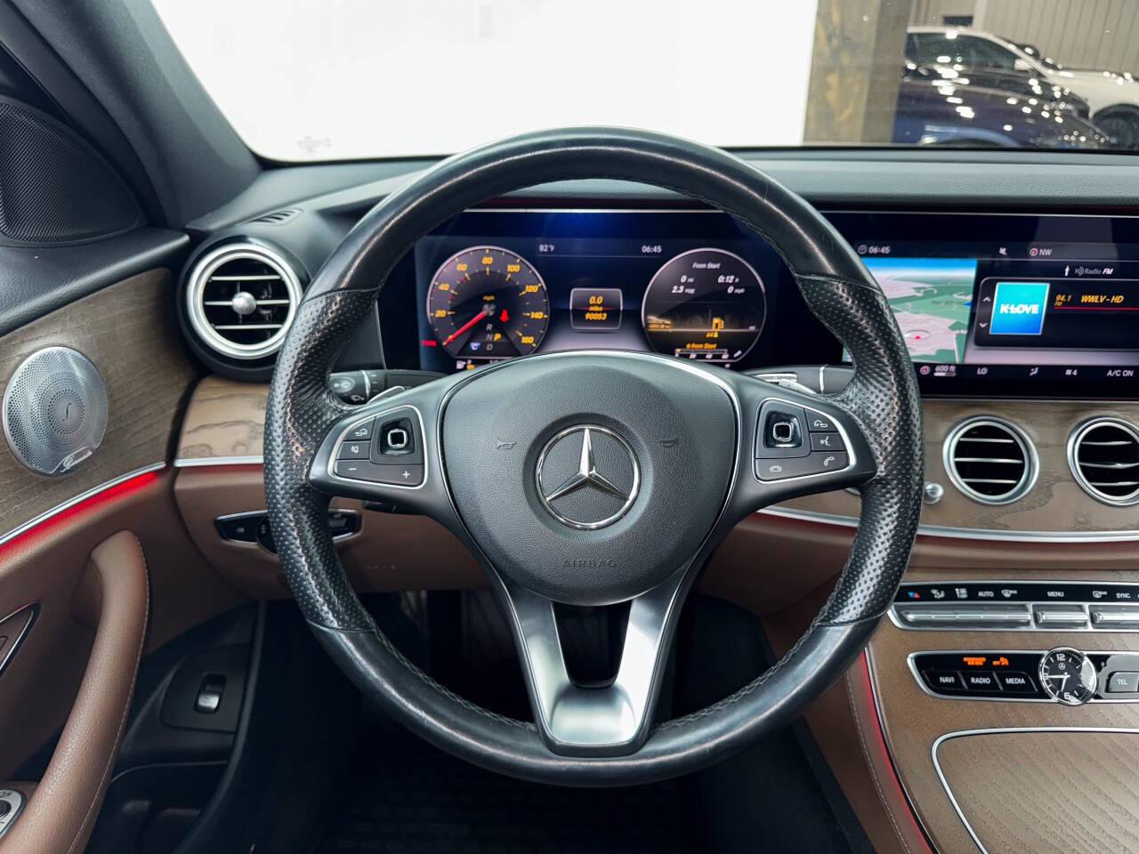 Mercedes-Benz E-Class E300 Luxury 4MATIC Sedan 2018