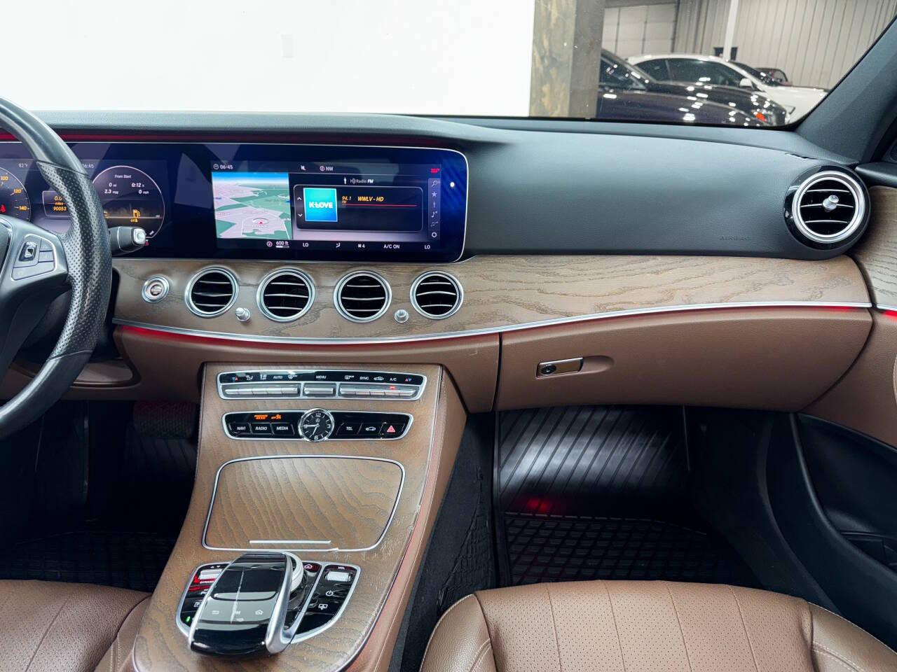 Mercedes-Benz E-Class E300 Luxury 4MATIC Sedan 2018