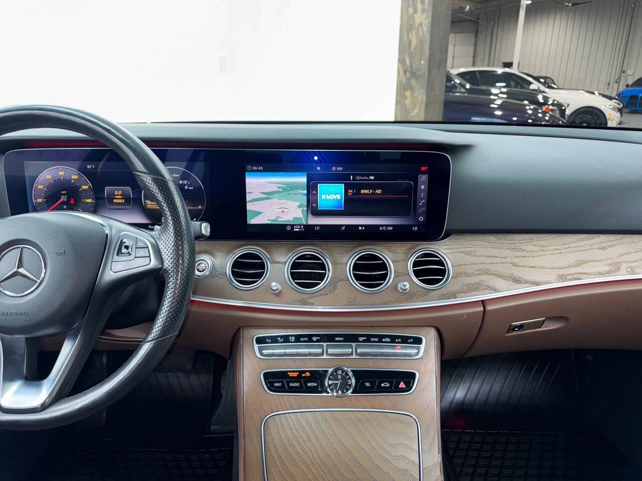 Mercedes-Benz E-Class E300 Luxury 4MATIC Sedan 2018