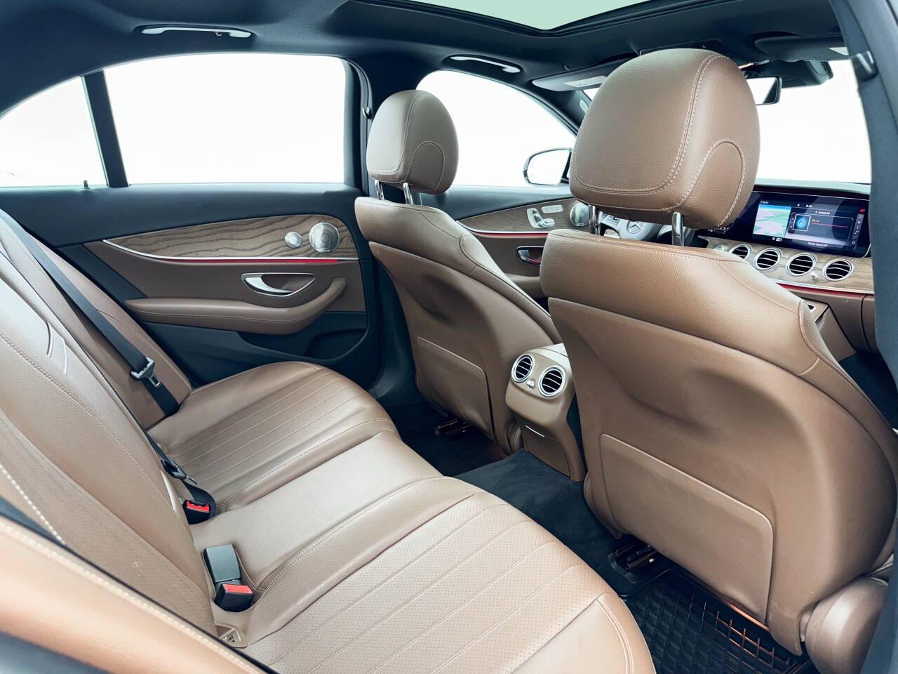 Mercedes-Benz E-Class E300 Luxury 4MATIC Sedan 2018