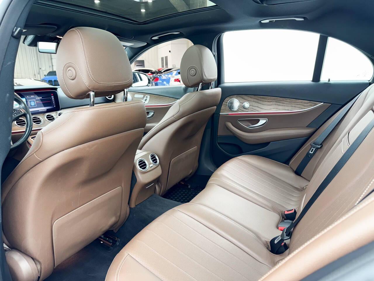 Mercedes-Benz E-Class E300 Luxury 4MATIC Sedan 2018