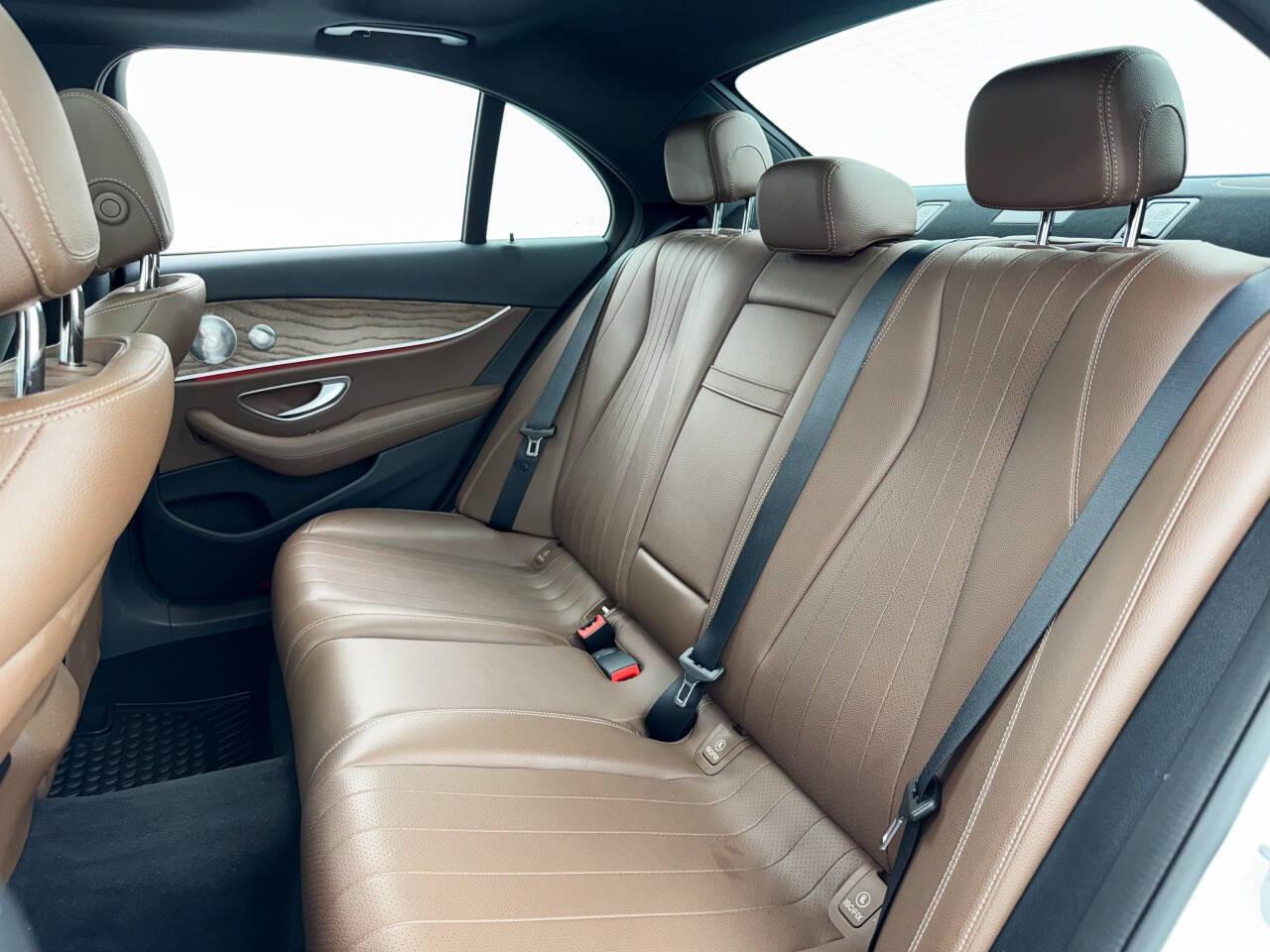Mercedes-Benz E-Class E300 Luxury 4MATIC Sedan 2018