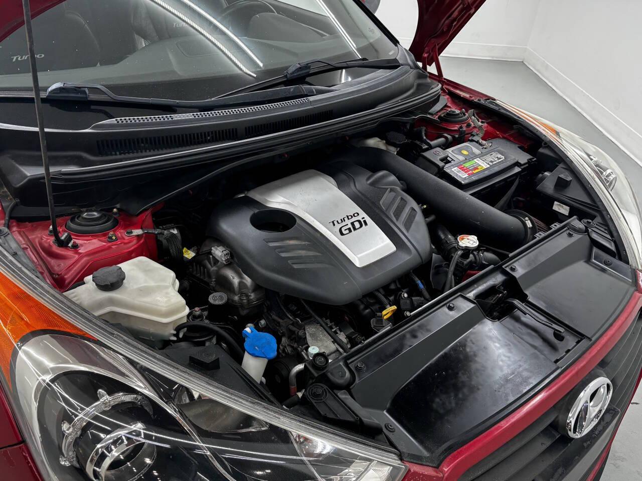 Hyundai Veloster Base 2013