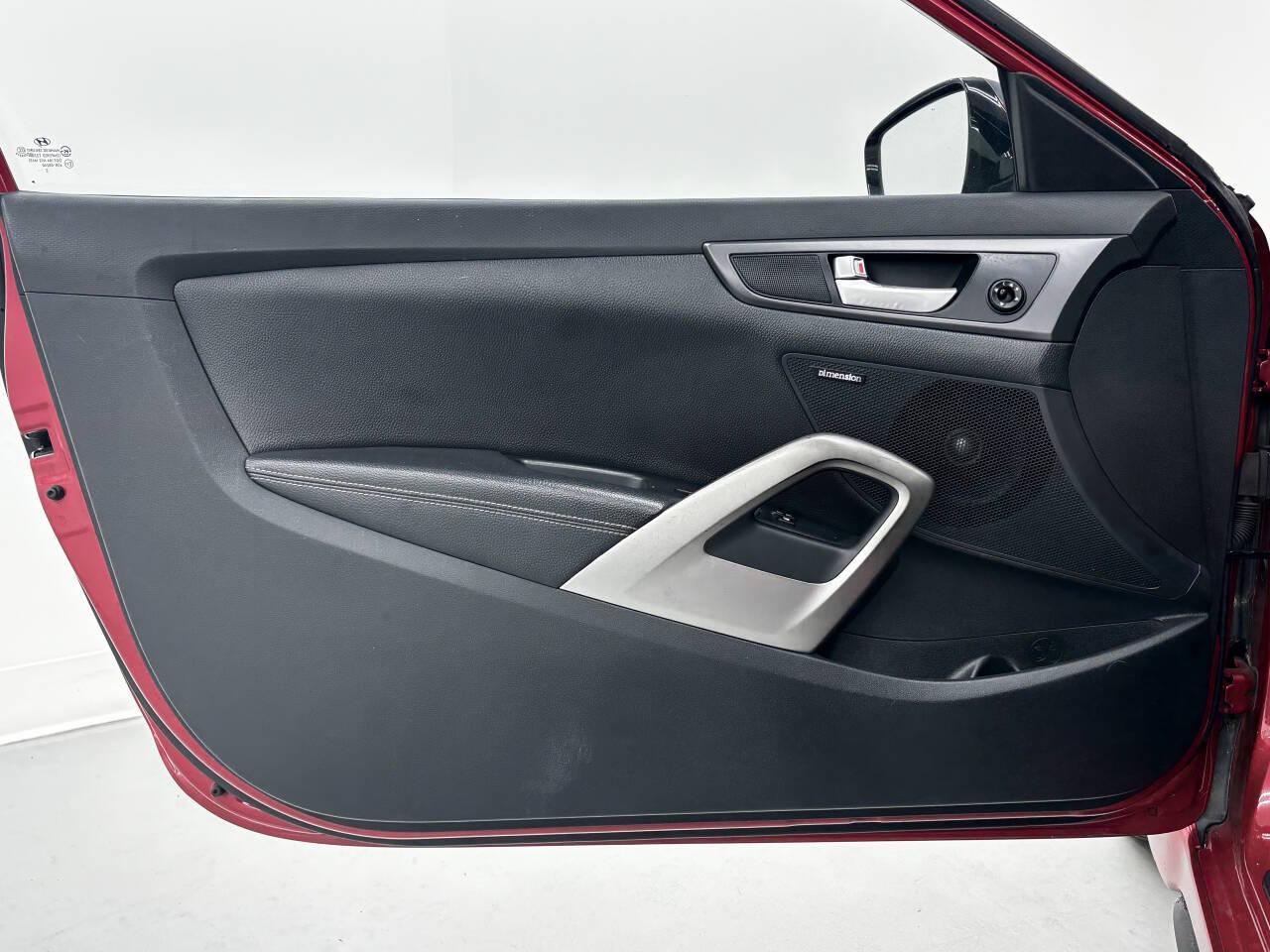 Hyundai Veloster Base 2013