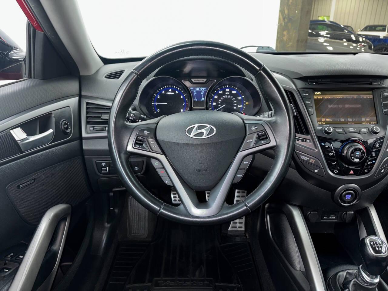 Hyundai Veloster Base 2013