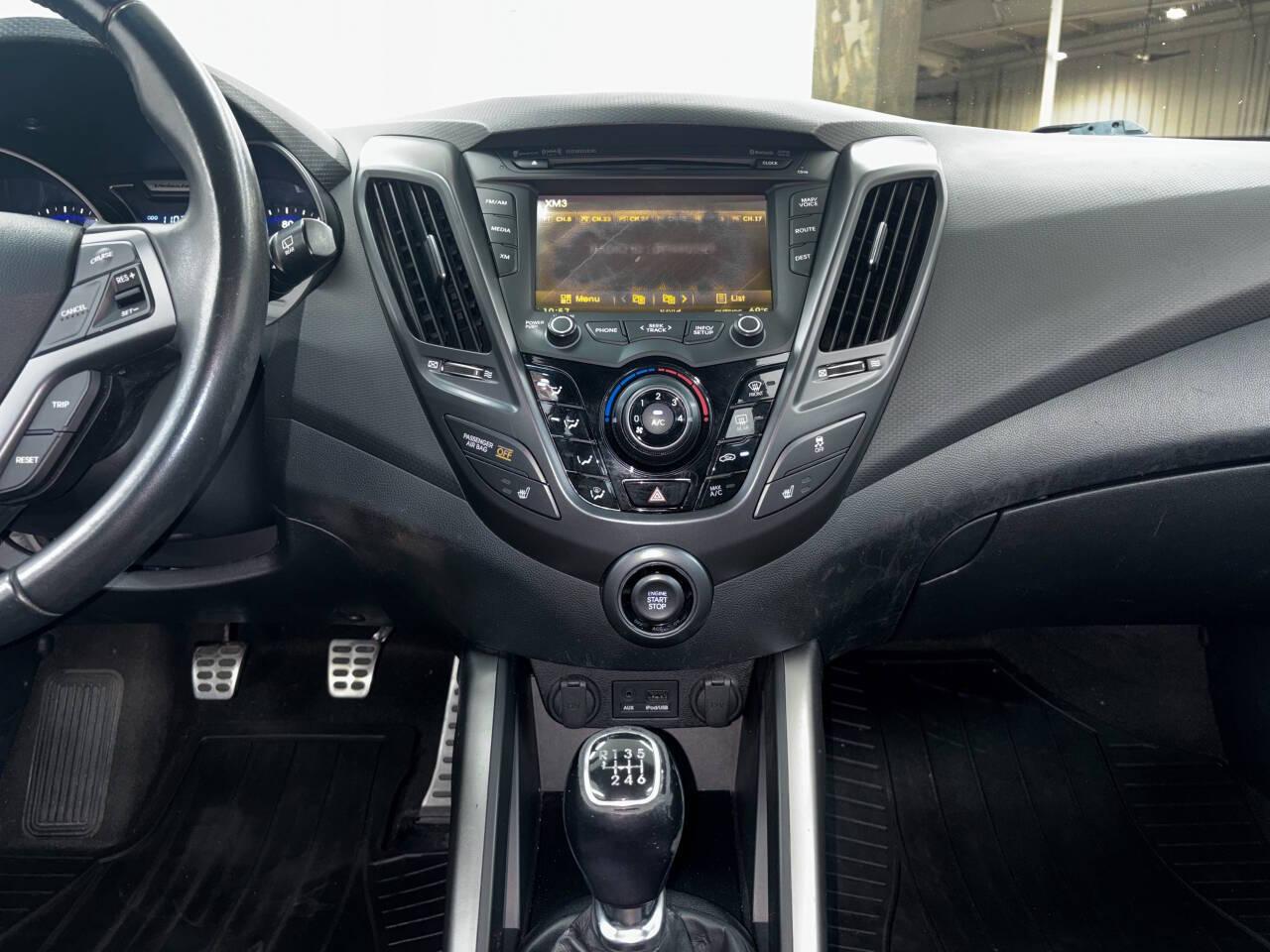 Hyundai Veloster Base 2013