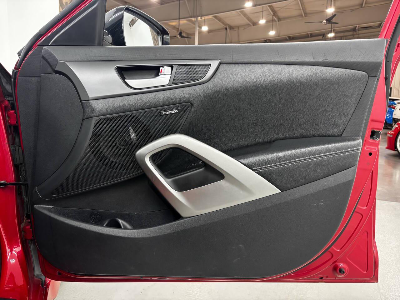 Hyundai Veloster Base 2013