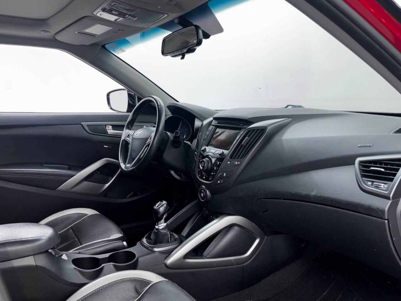 Hyundai Veloster Base 2013