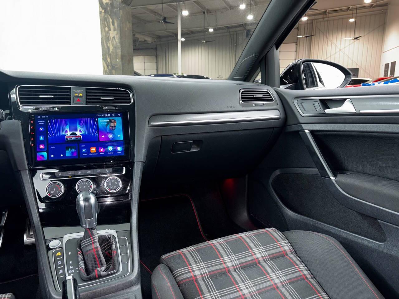 Volkswagen Golf GTI SE 7A 2019