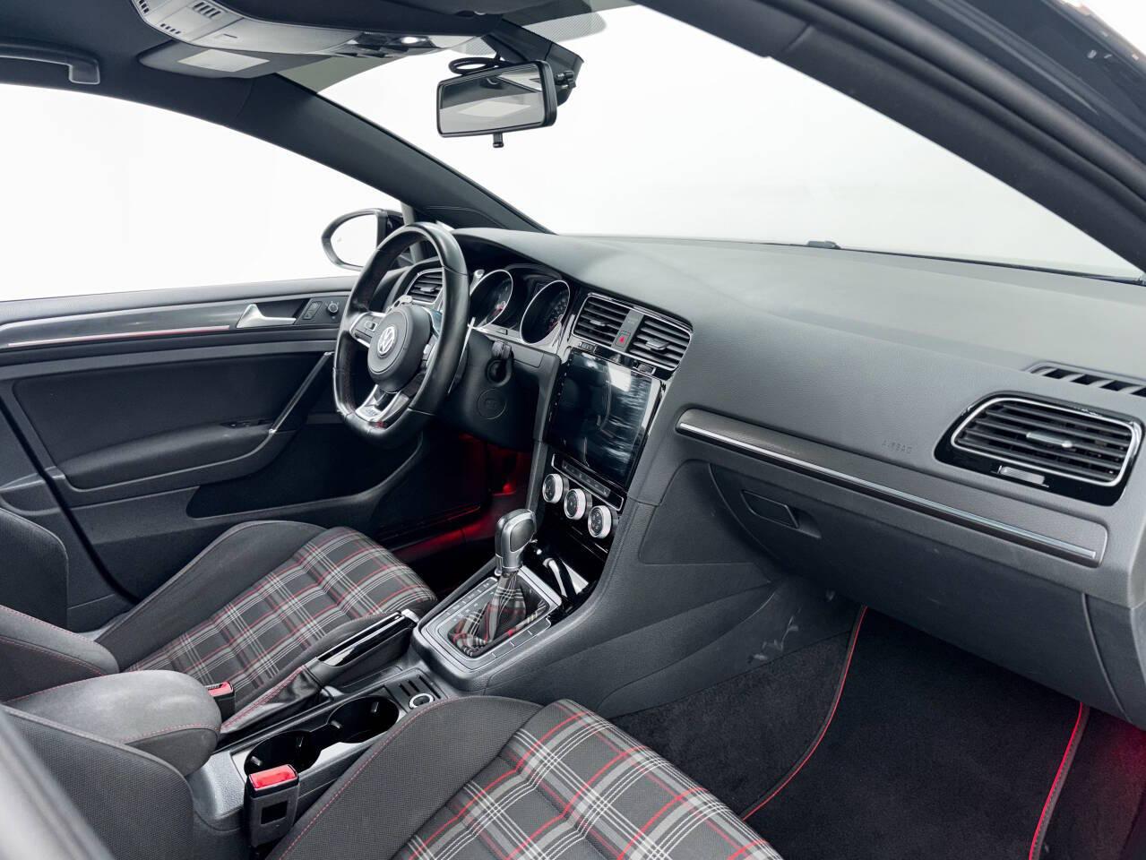 Volkswagen Golf GTI SE 7A 2019