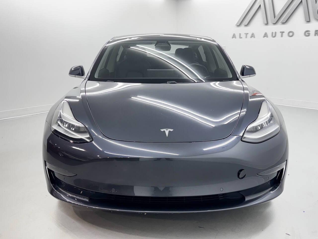 Tesla Model 3 Base 2018