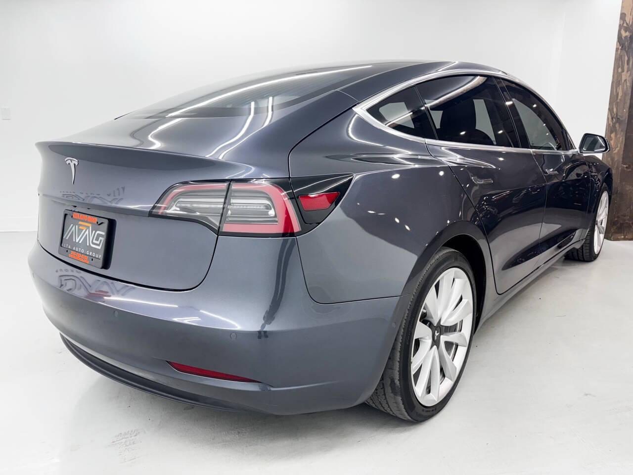 Tesla Model 3 Base 2018