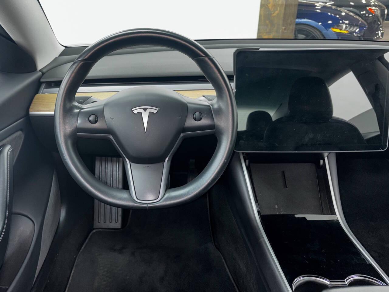 Tesla Model 3 Base 2018