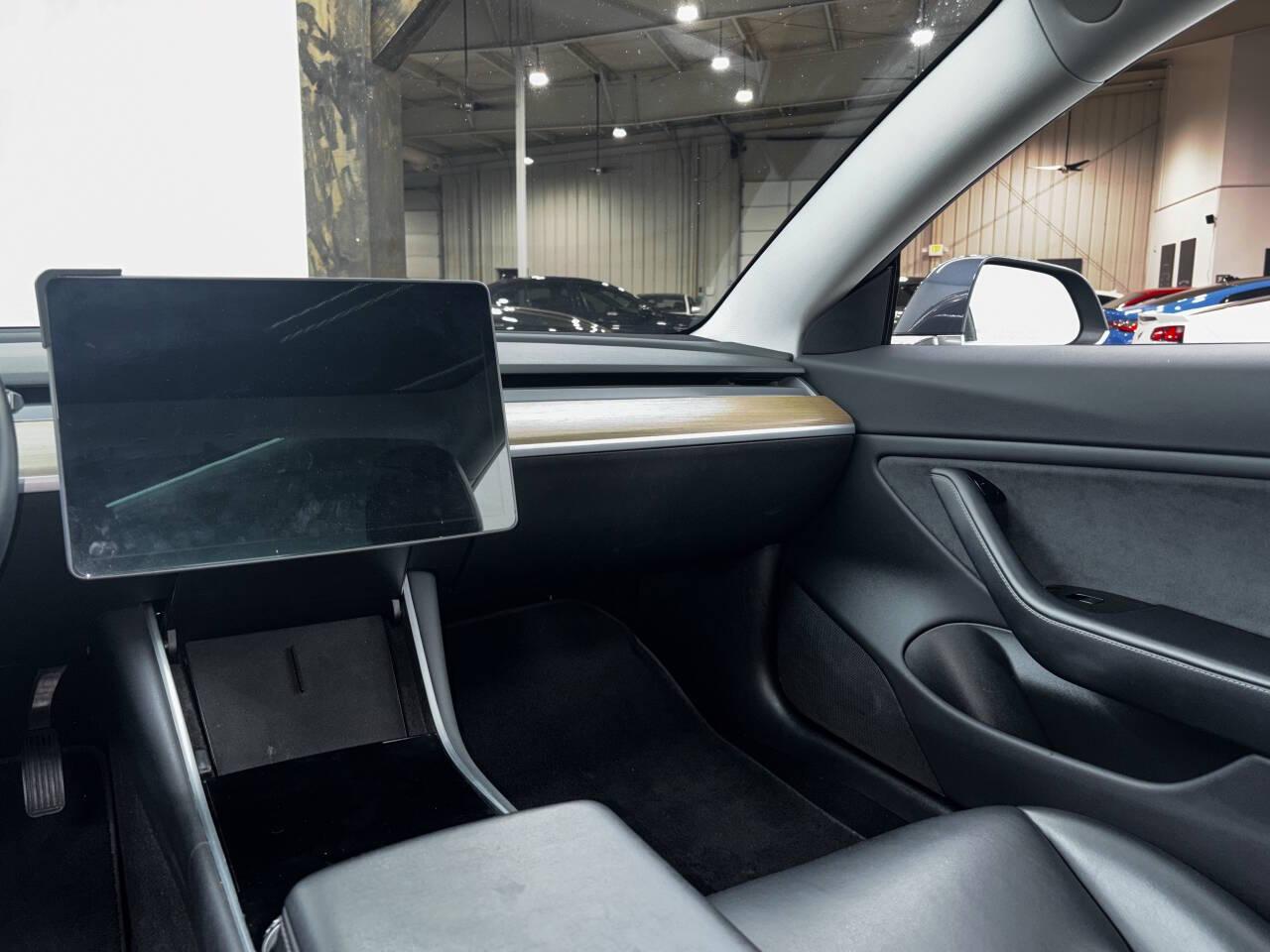 Tesla Model 3 Base 2018