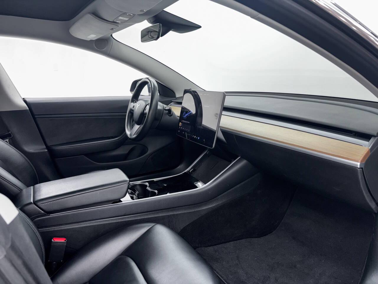 Tesla Model 3 Base 2018
