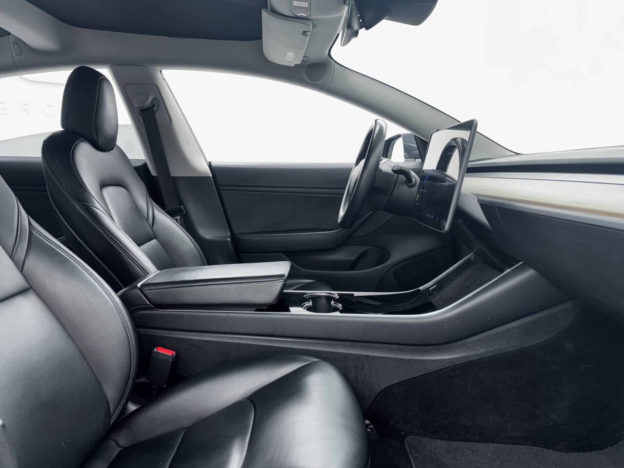 Tesla Model 3 Base 2018