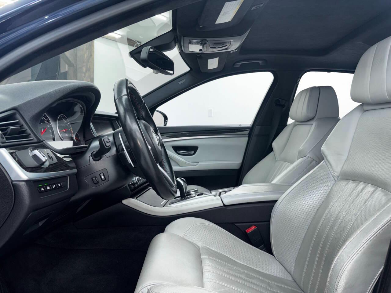 BMW M5 Sedan 2014