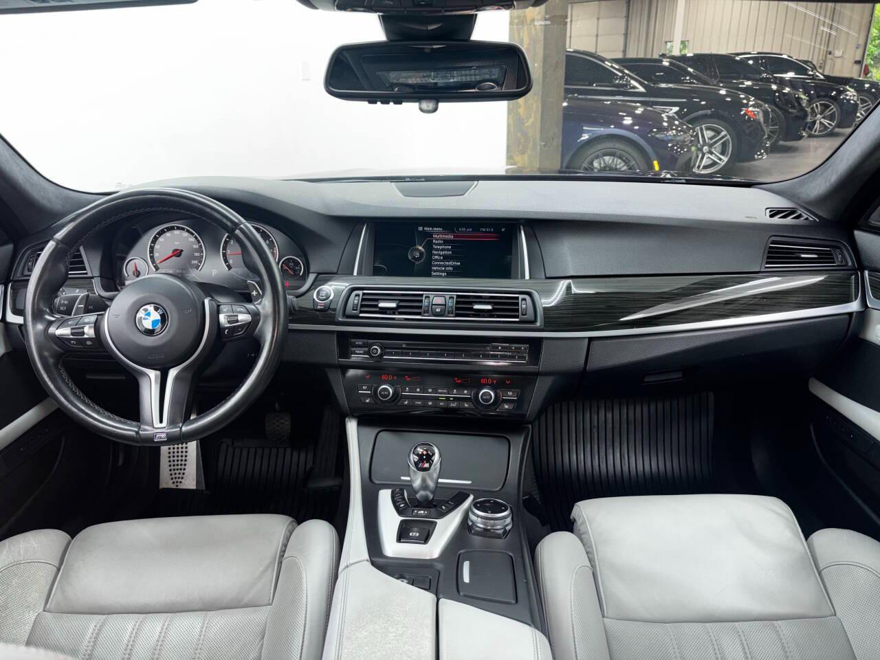 BMW M5 Sedan 2014