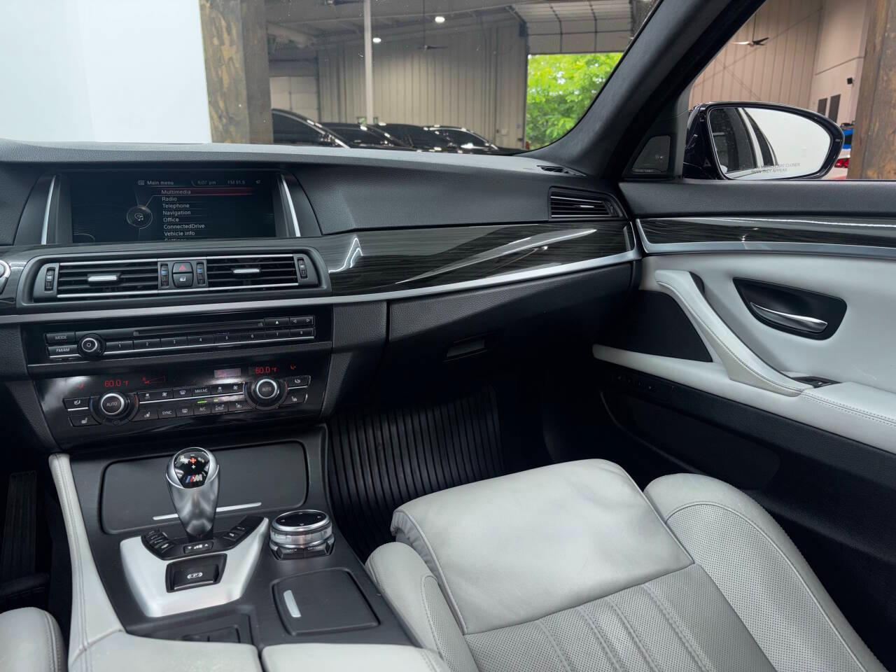 BMW M5 Sedan 2014