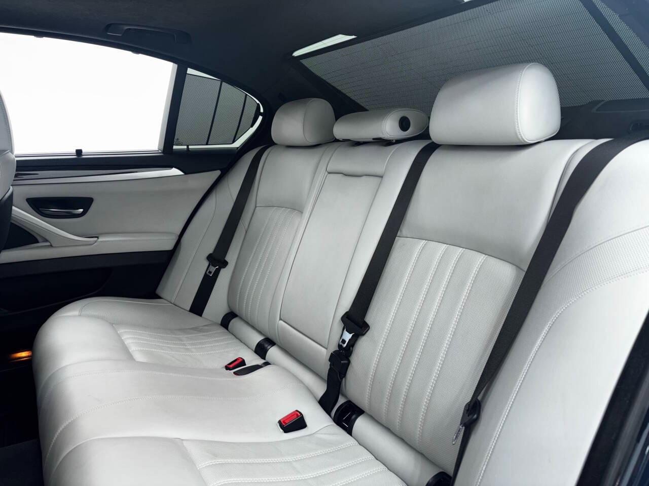 BMW M5 Sedan 2014