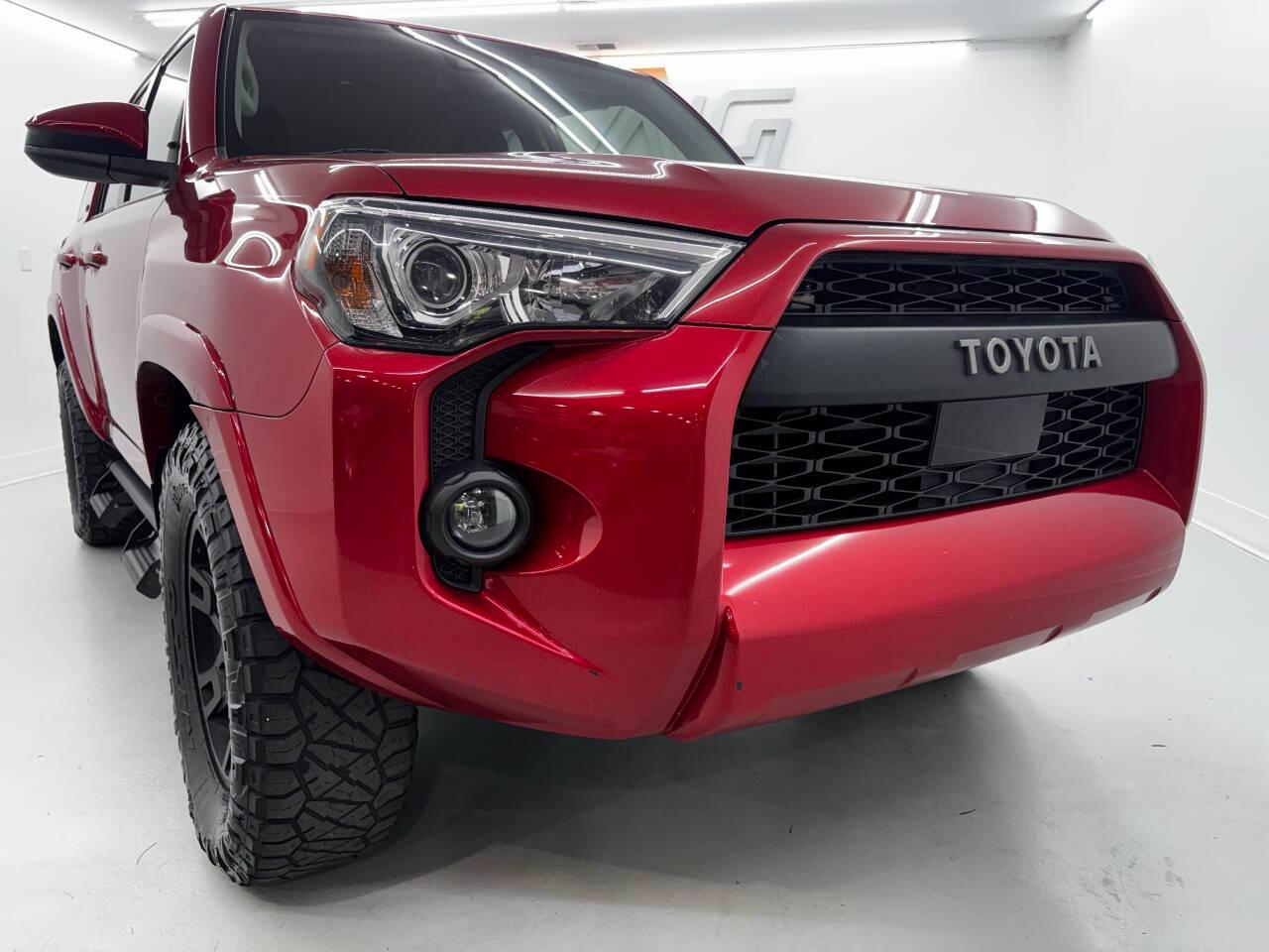 Toyota 4Runner SR5 2WD 2020