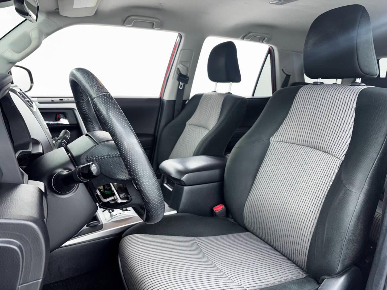 Toyota 4Runner SR5 2WD 2020
