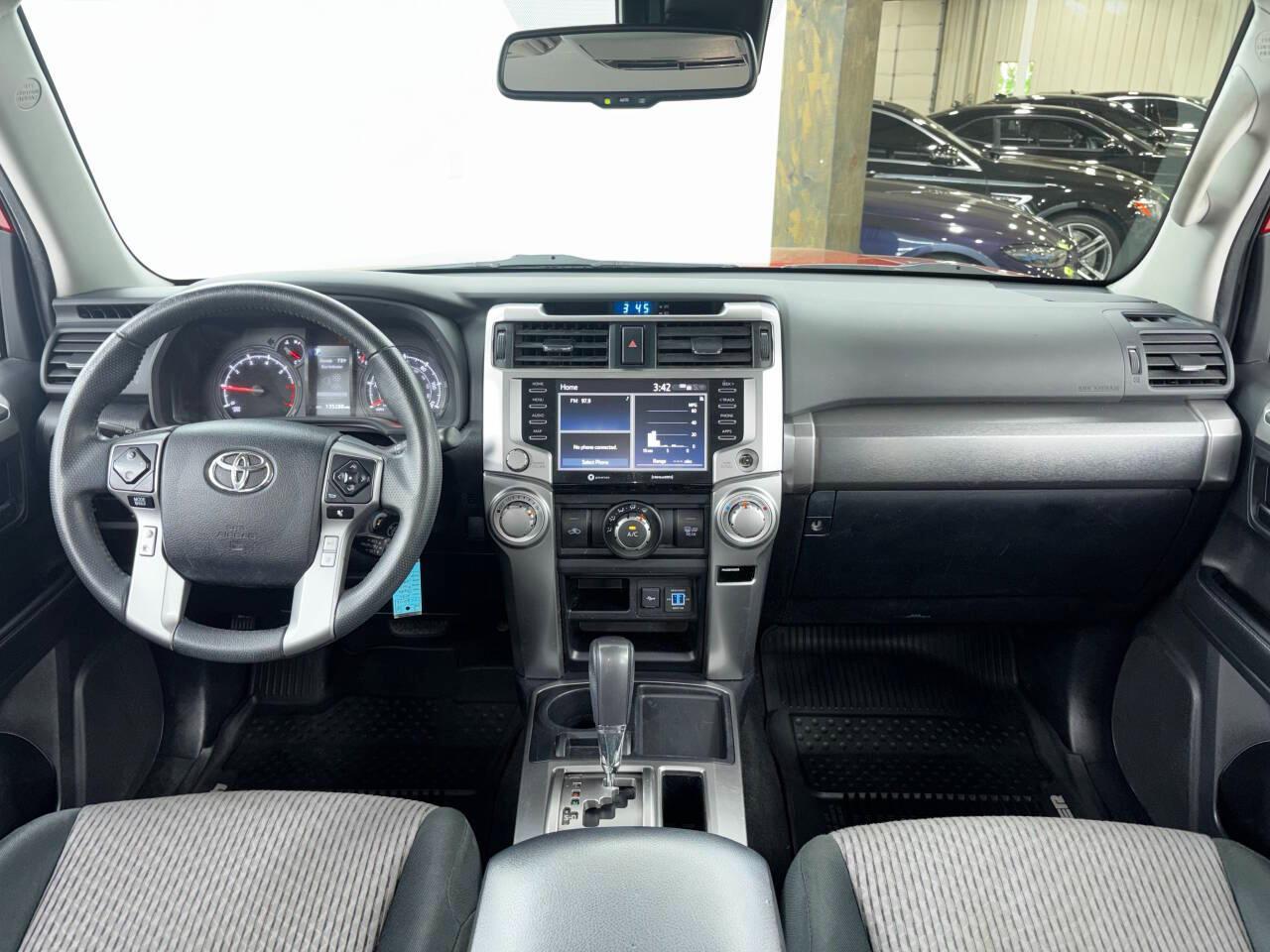 Toyota 4Runner SR5 2WD 2020