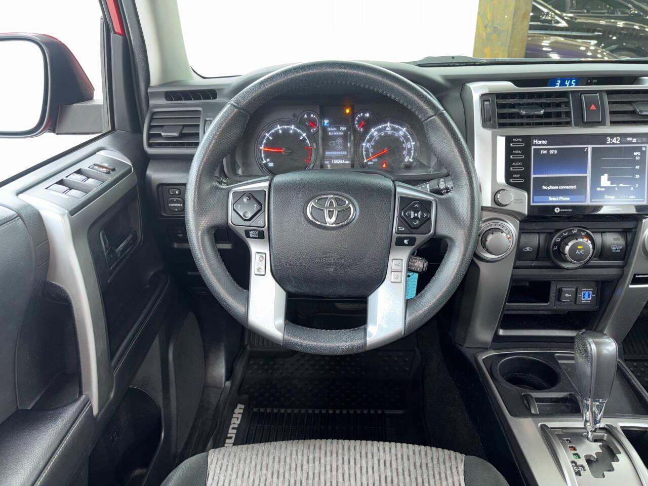 Toyota 4Runner SR5 2WD 2020