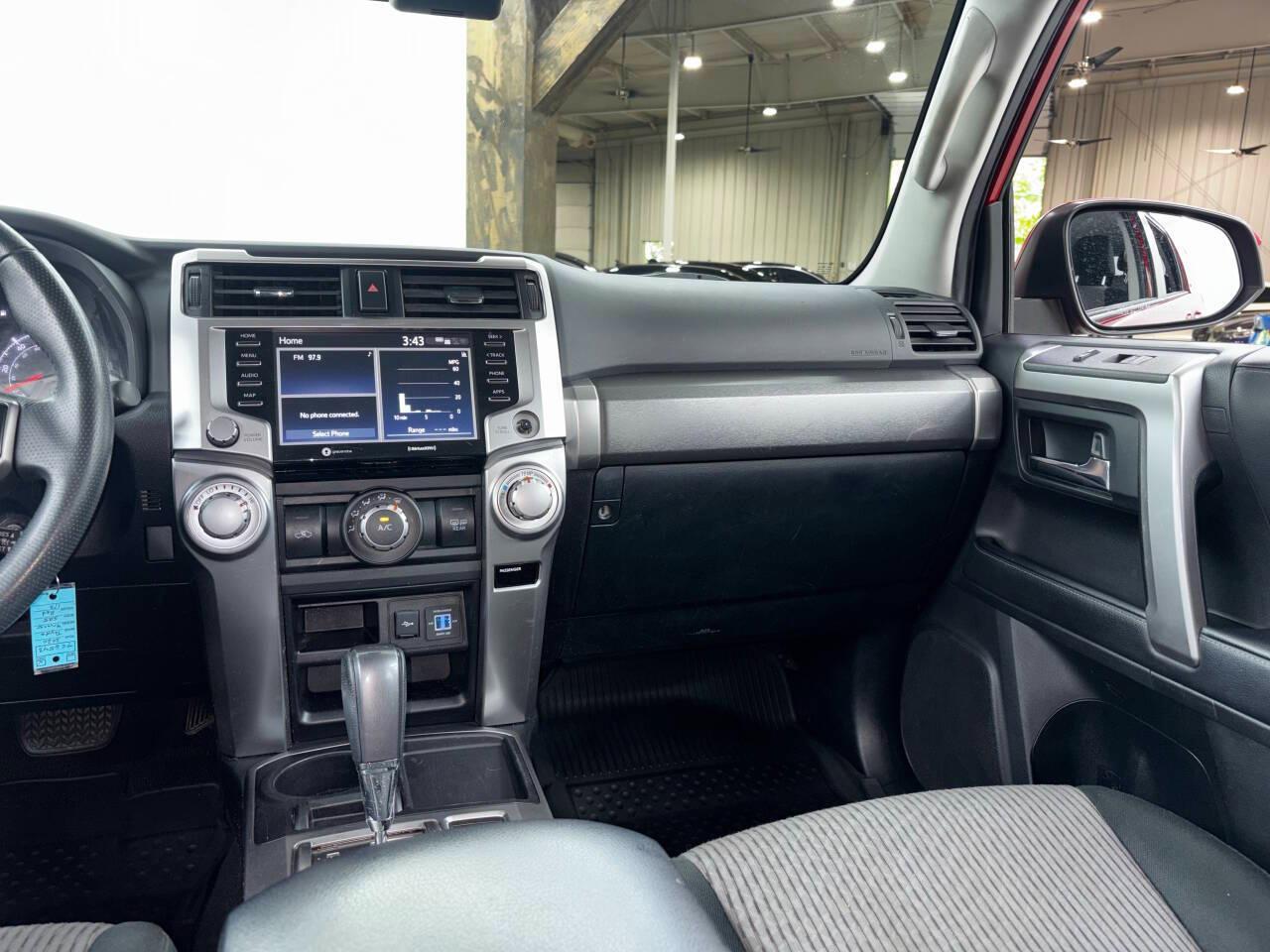 Toyota 4Runner SR5 2WD 2020