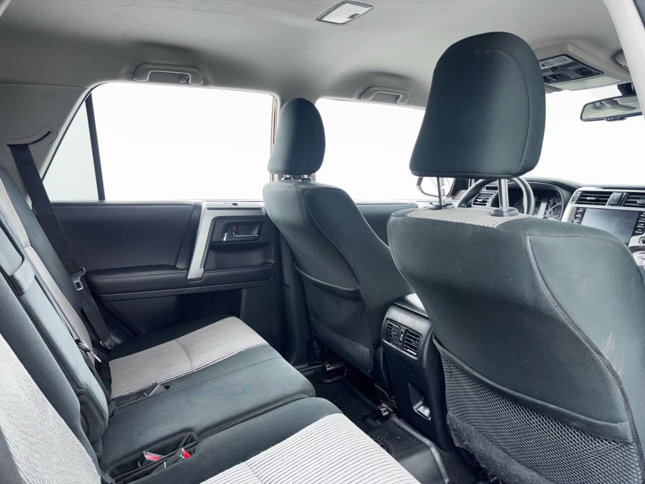 Toyota 4Runner SR5 2WD 2020