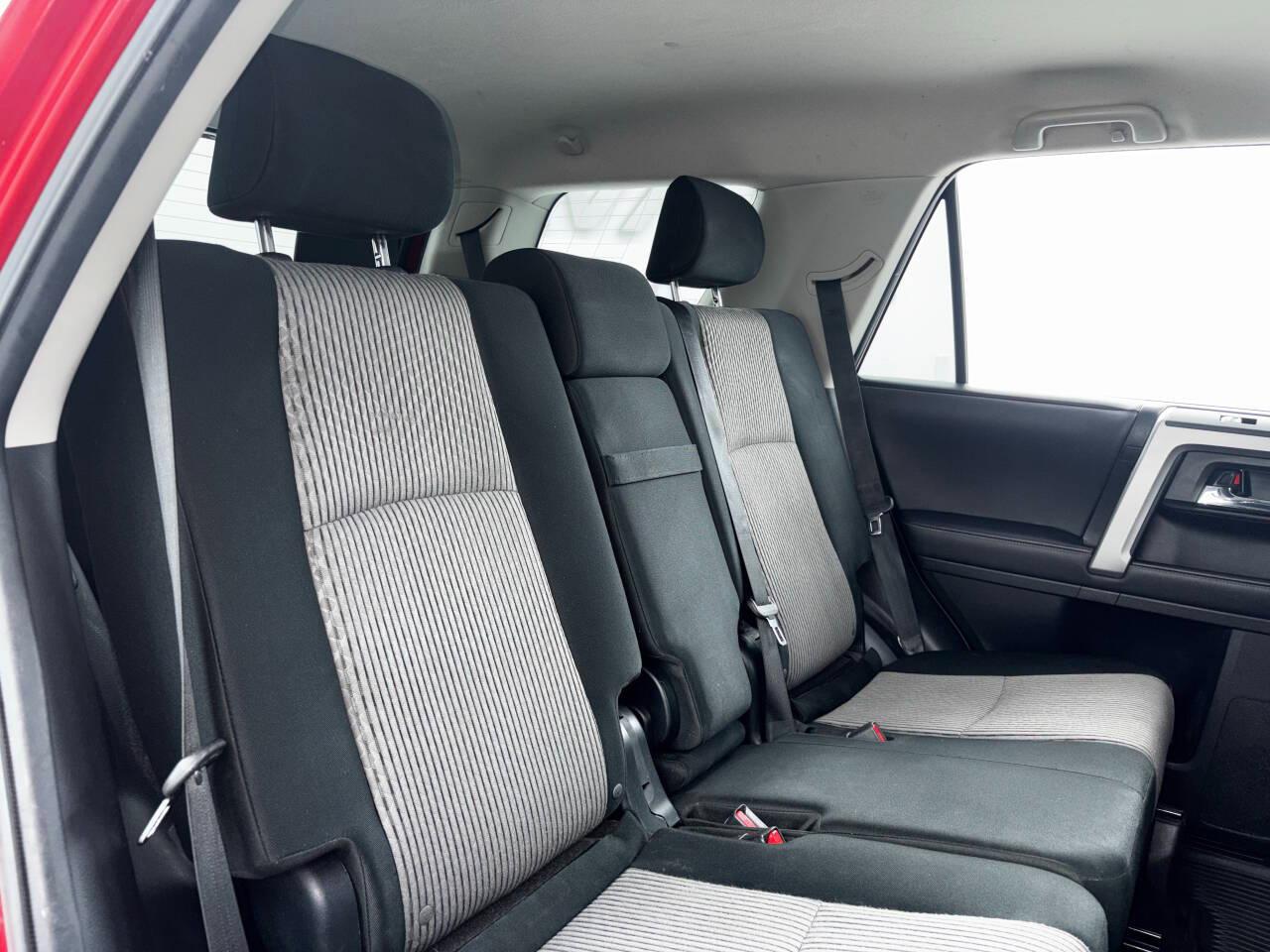 Toyota 4Runner SR5 2WD 2020