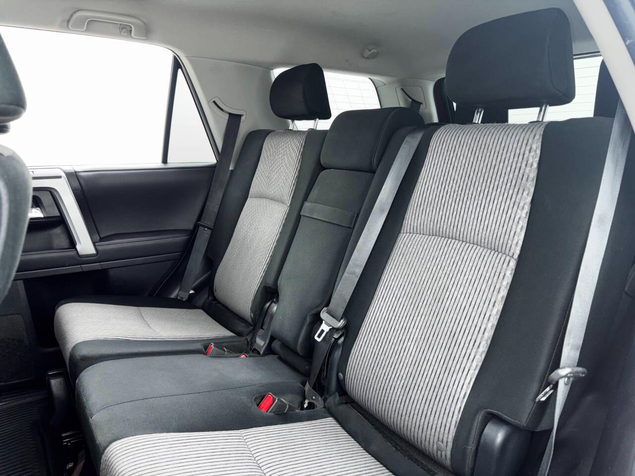 Toyota 4Runner SR5 2WD 2020