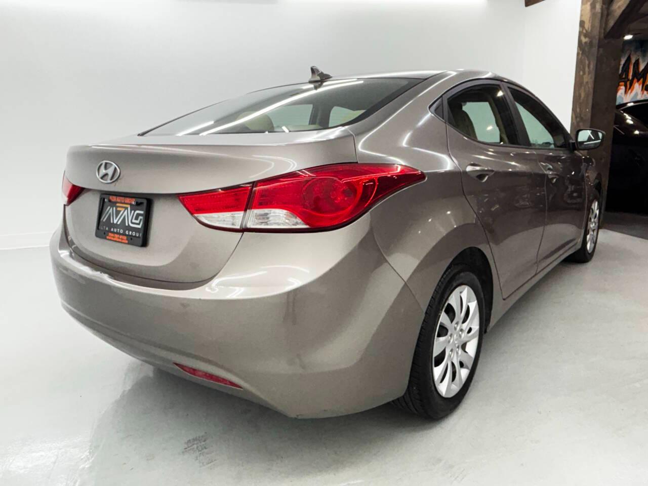 Hyundai Elantra Limited 2011
