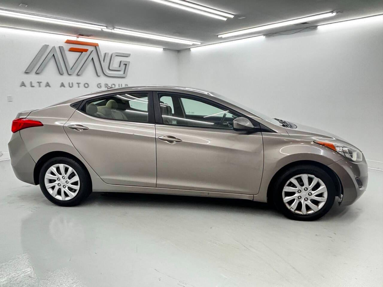 Hyundai Elantra Limited 2011