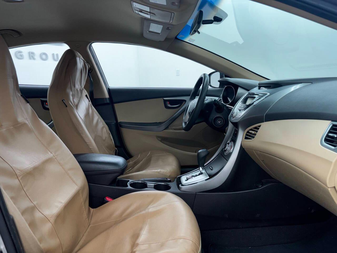 Hyundai Elantra Limited 2011