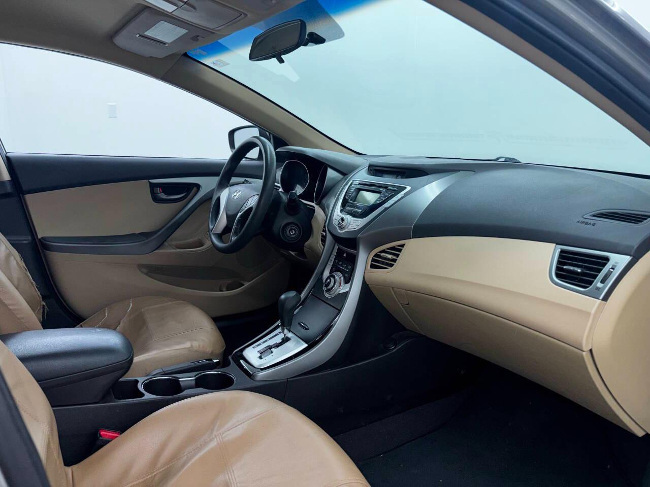 Hyundai Elantra Limited 2011