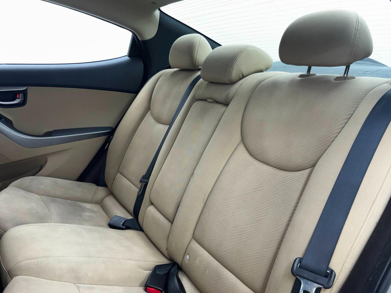 Hyundai Elantra Limited 2011