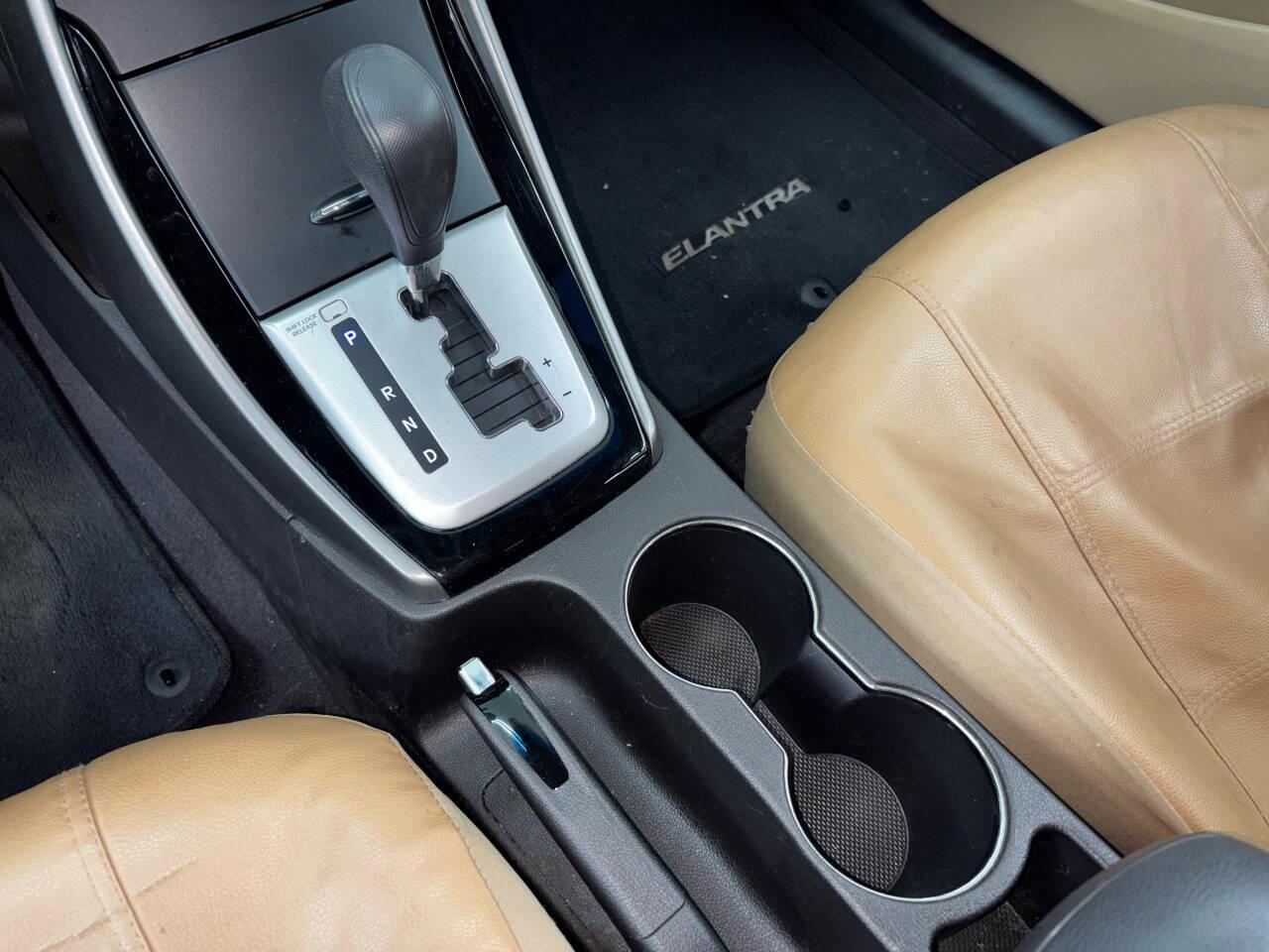 Hyundai Elantra Limited 2011