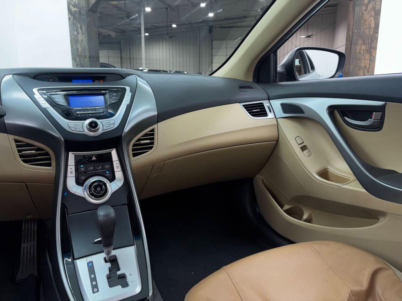 Hyundai Elantra Limited 2011